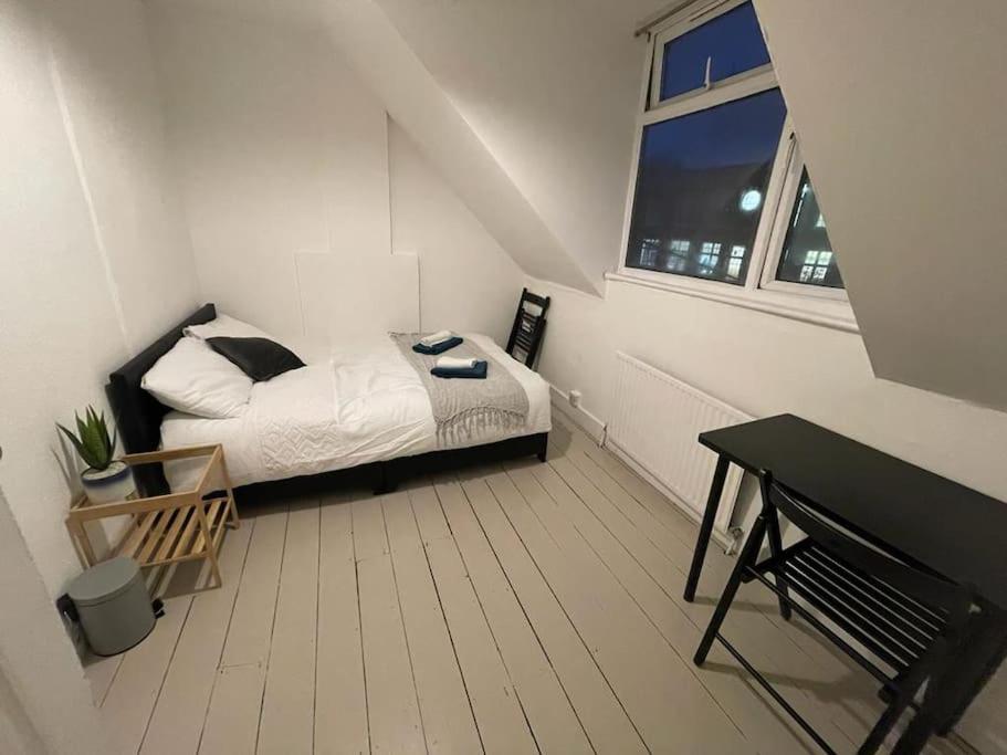 Comfortable 2 Bedroom On Tower Bridge London Exteriör bild